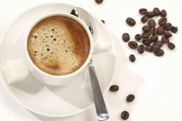 Вы добавляете холодное или горячее молоко в кофе? — секрет, которого не знают многие кофеманы