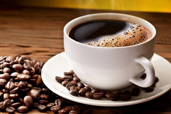 Почему вам не следует пить кофе в течение часа после пробуждения