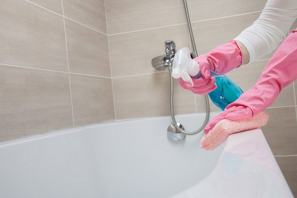 Как быстро отмыть ванну до блеска всего за несколько минут, не испортить ее покрытие