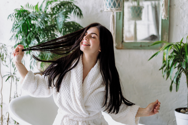 Лайфхаки, спасающие волосы: мыть голову каждый день больше не нужно