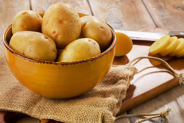 В мундире или очищена: какой картофель более полезен для здоровья