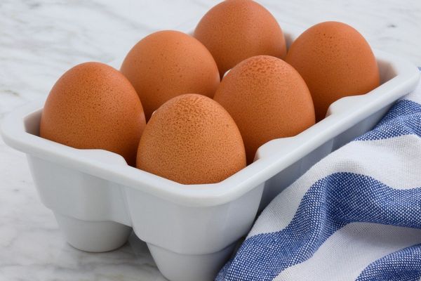 Мыть куриные яйца нужно только в одном случае
