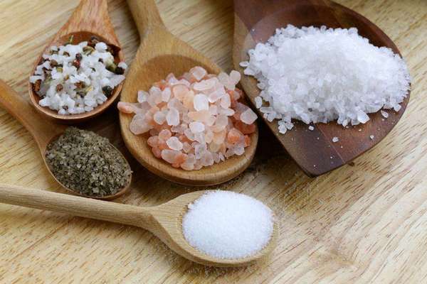 Эти способы помогут вывести избыток соли из организма.