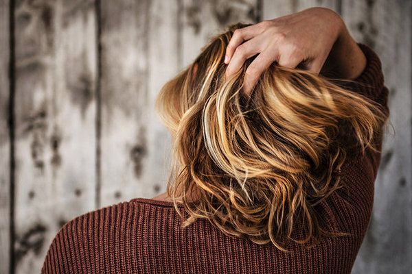 Покраска волос зимой: правила и рекомендации от экспертов
