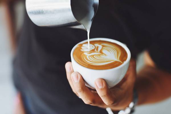 Ученые пришли к выводу, что кофе следует пить не раньше 9:30 утра