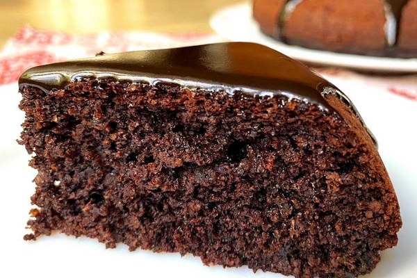 Им и не толстею – шоколадный пирог без муки и масла