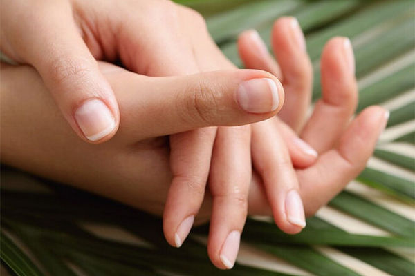 Как ногти выдают наш возраст с головой: 4 признака старости и как их замаскировать