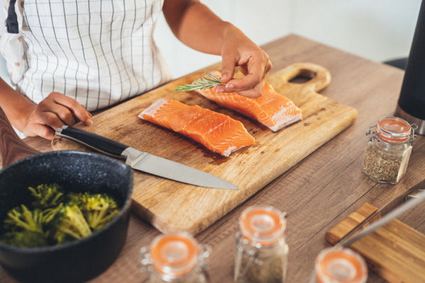 Как сохранить полезные свойства рыбы и мяса во время приготовления, советы нутрициологов
