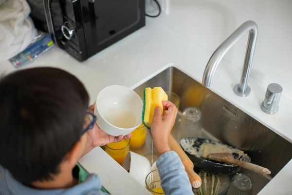 Как почистить губку, чтобы убить микробы – используйте эти два раствора
