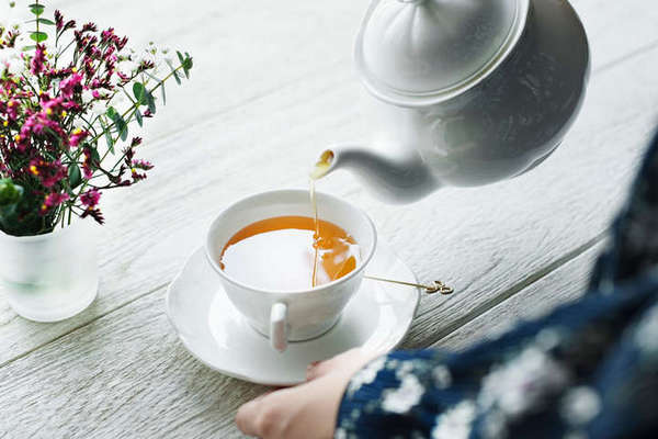 Почему врачи не рекомендуют пить чай на голодный желудок