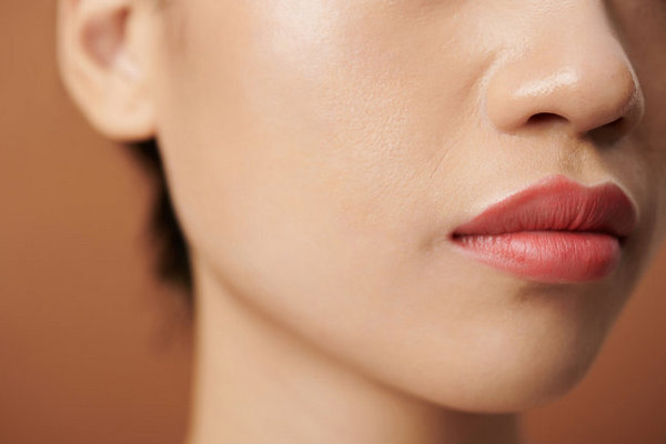 Несколько эффективных способов уменьшить расширенные поры на лице