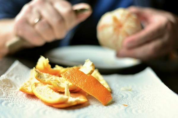 Эксперты поделились подробностями использования апельсиновой кожуры для выращивания рассады.
