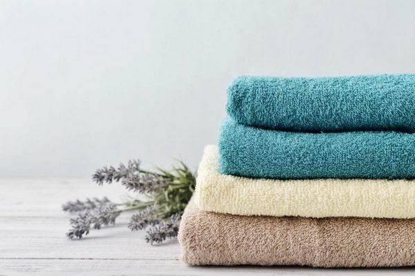 Махровые полотенца станут мягкими и пушистыми: понадобится два копеечных средства.