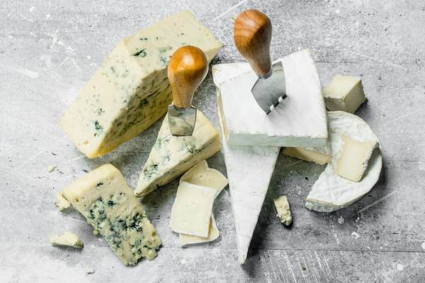 На что следует обратить внимание при покупке плавленого сыра