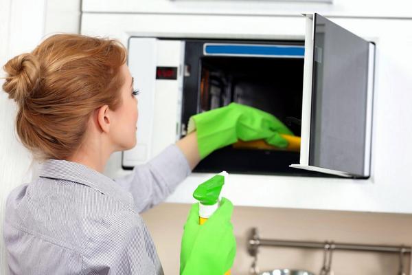 Чистота без труда: 5 простых, но эффективных способов отмыть микроволновку до блеска