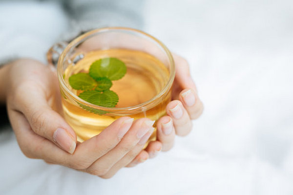 Зеленый чай помогает похудеть и другие мифы о напитке, опровергнутые диетологами
